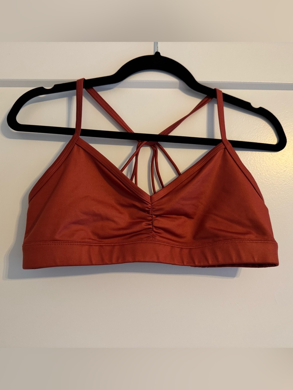 EUC! ALO Yoga Rust Red Strappy V-Neck Sports Bra, Size L